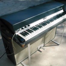 Fender Rhoades electric piano