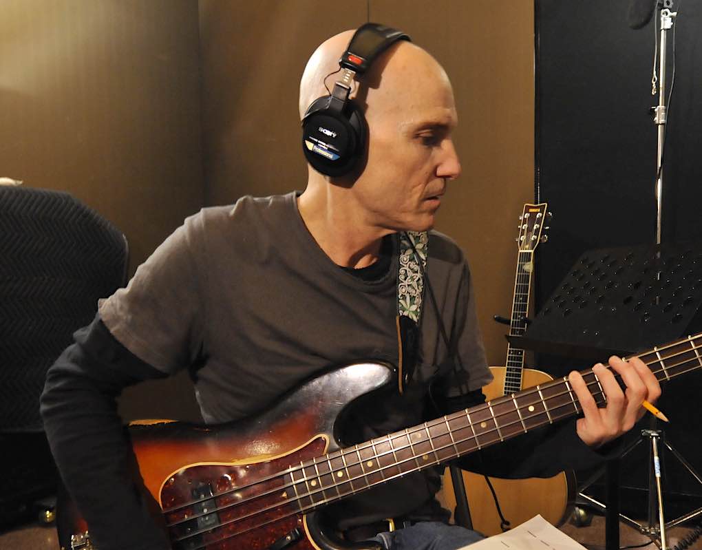 Bassist Paul ILL playing to a click track